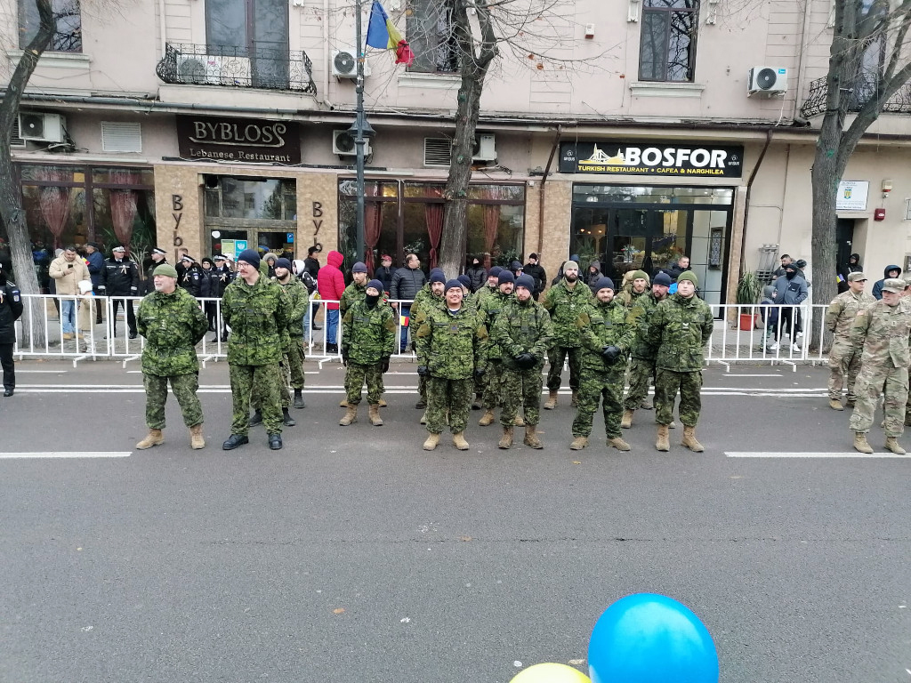 Soldati-canadieni-parada-1-decembrie