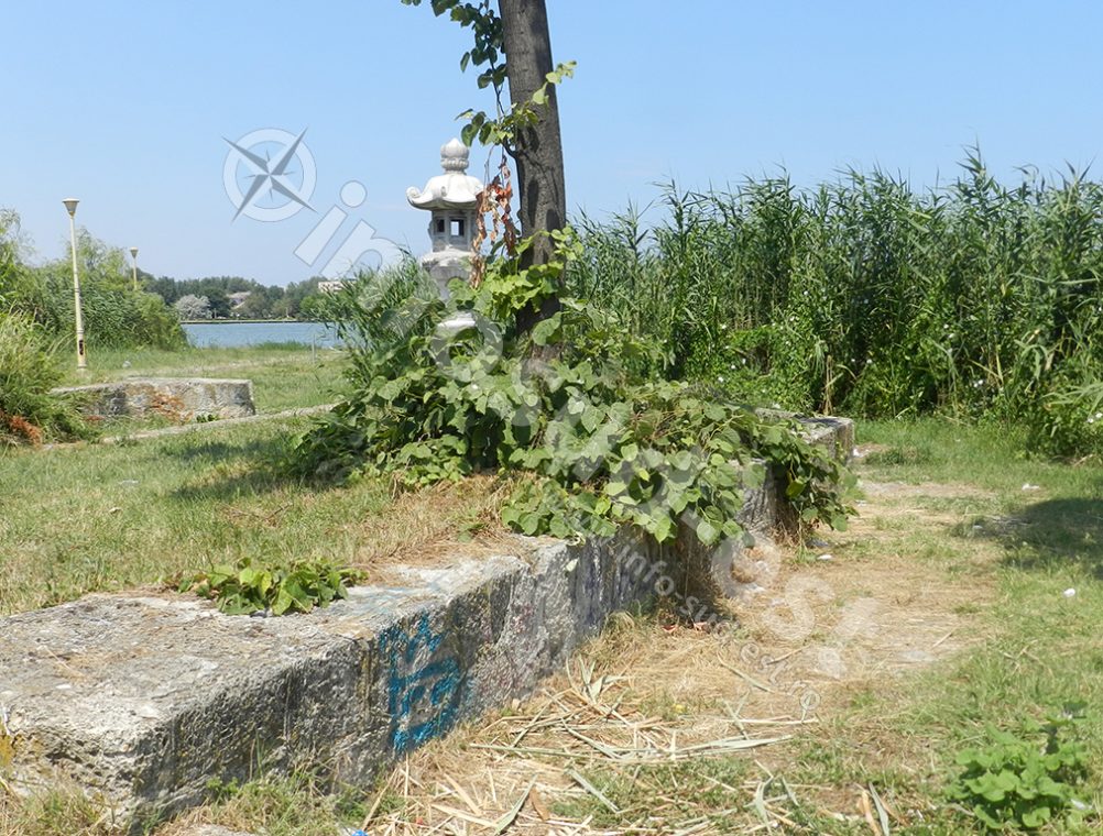 info-sud-est-lampa-japoneza2
