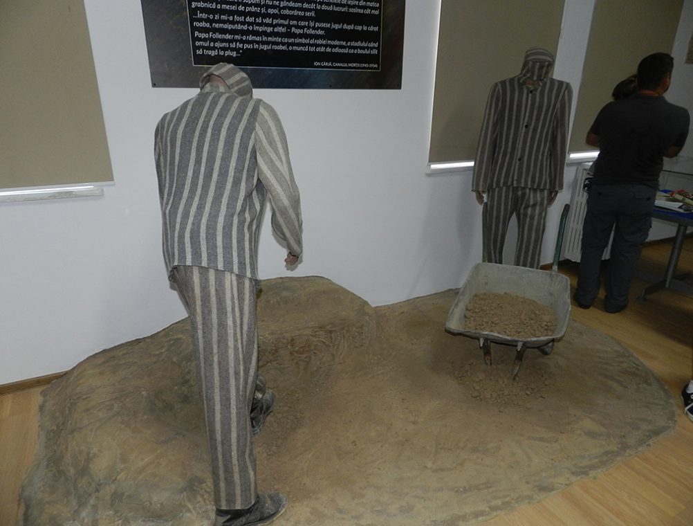 info-sud-est-expozitie-comunism (12)