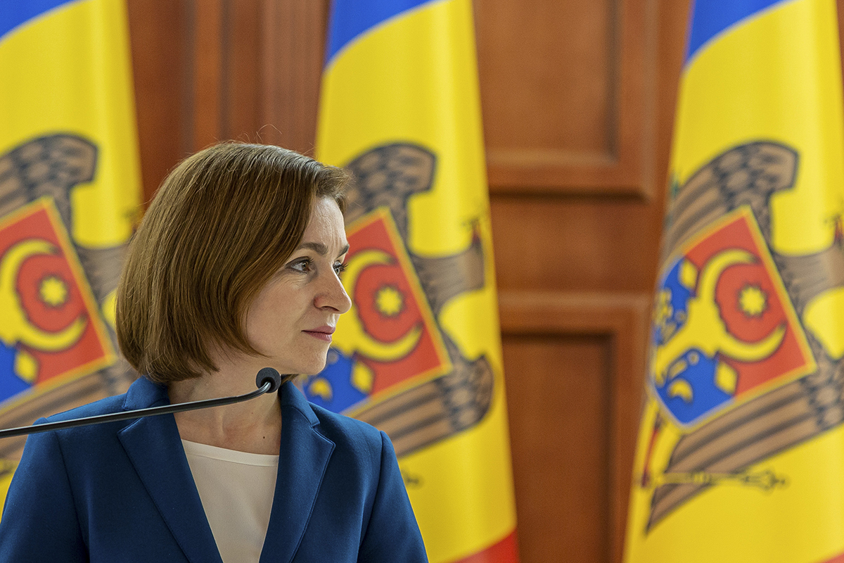 maia sandu republica moldova steag