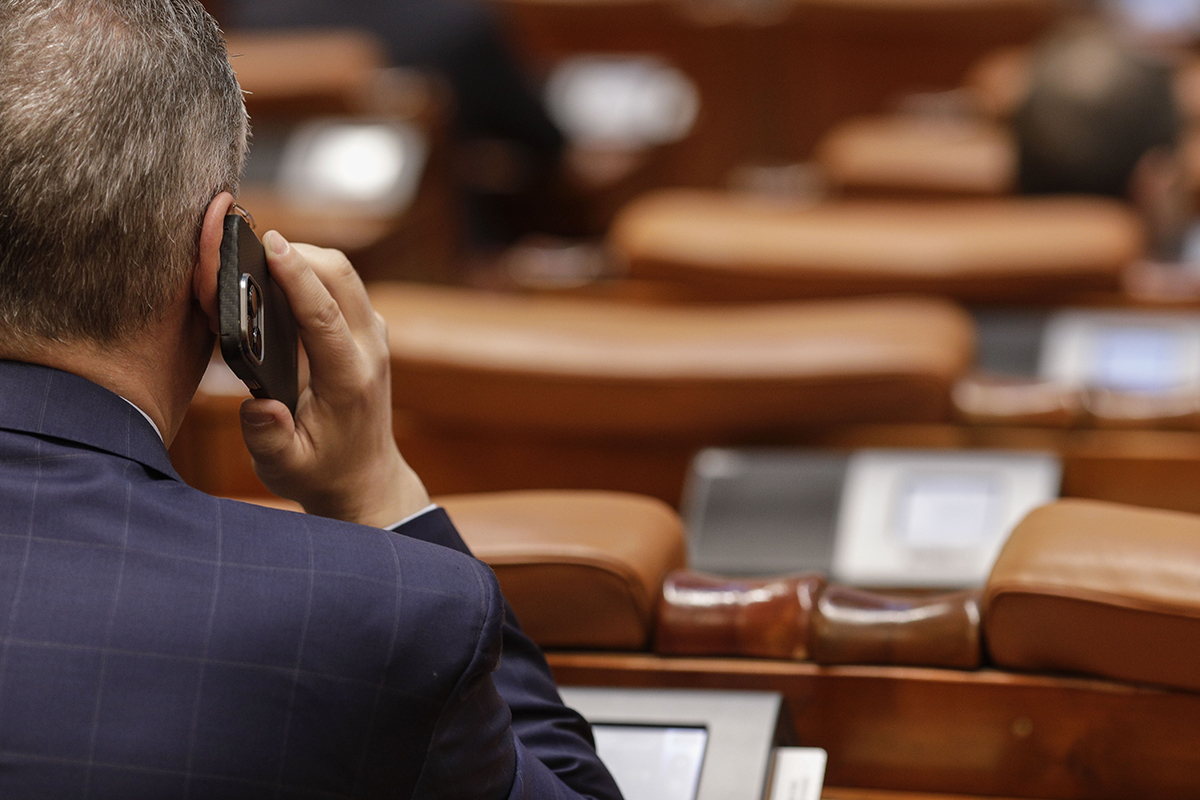 parlament telefon camera deputatilor senat