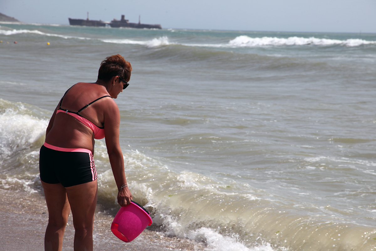 litoral, sezon estival, vara, plaja, turisti, turism, costinesti, statiuni, nisip, marea neagră,