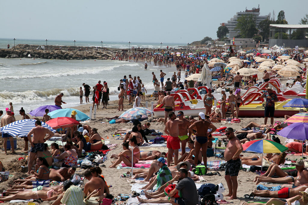costinesti, cazare, sezon estival, statiune, litoral, turisti