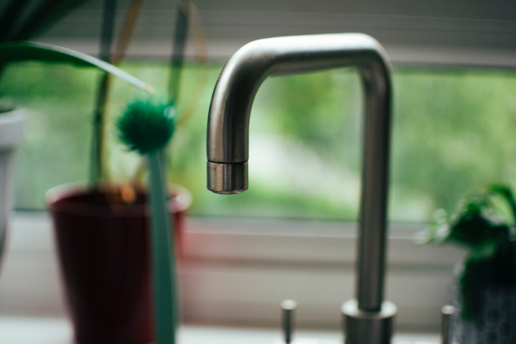 robinet apă tăiată