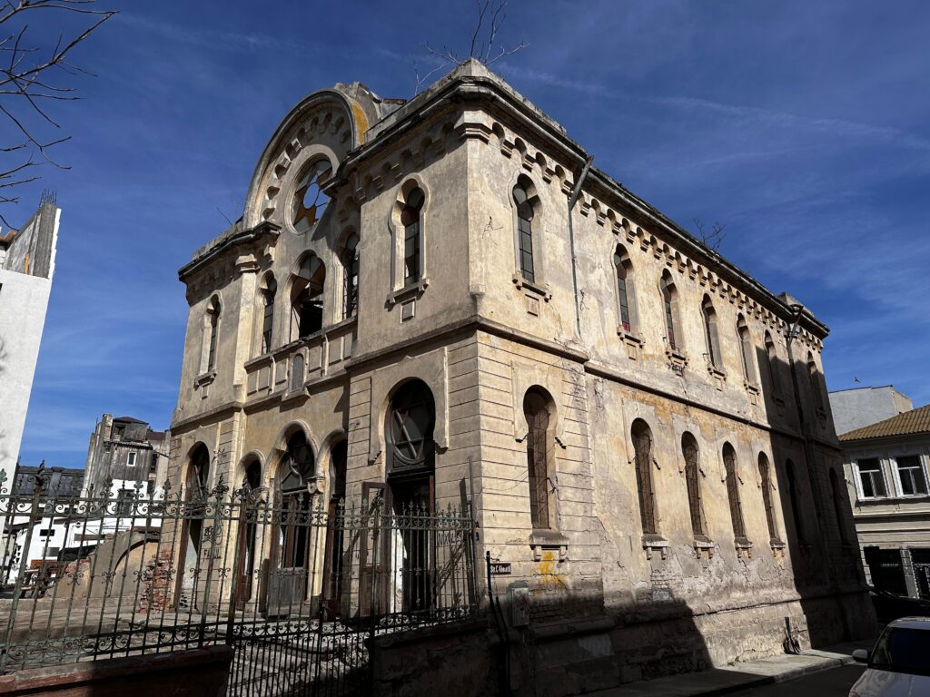 centrul vechi al constantei centrul istoric piata ovidiu cladiri monumente istorice cazino manicatide sinagoga (16)