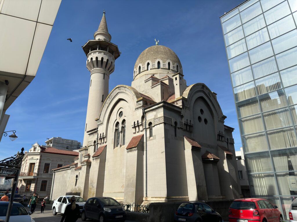 centrul vechi al constantei centrul istoric piata ovidiu cladiri monumente istorice cazino manicatide sinagoga (9)