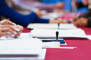 alegeri stampila urna sectie de vot