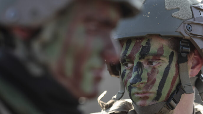 soldati cap midia poligon trageri