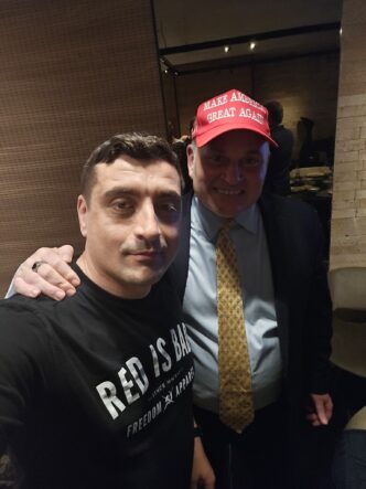 George Simion și Brian Brown în noaptea alegerilor din 4 mai