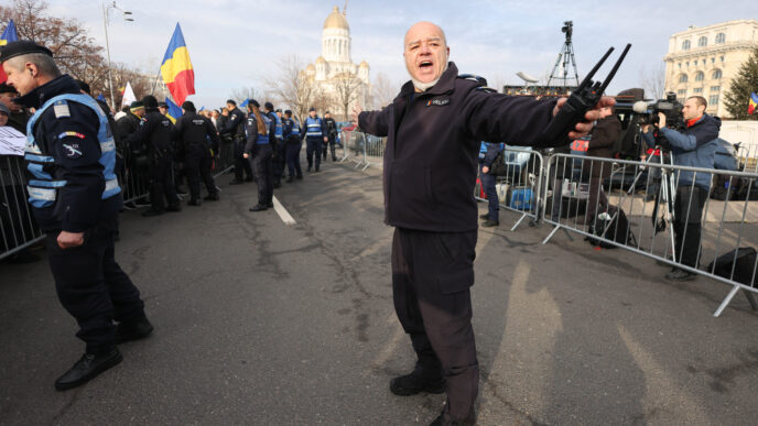 Marius Velicu BUCURESTI - SUSTINATORI CALIN GEORGESCU - MITING - CCR - 10 IAN