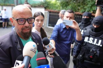 Percheziții DNA la casa din Bragadiru a lui Cristian Popescu Piedone