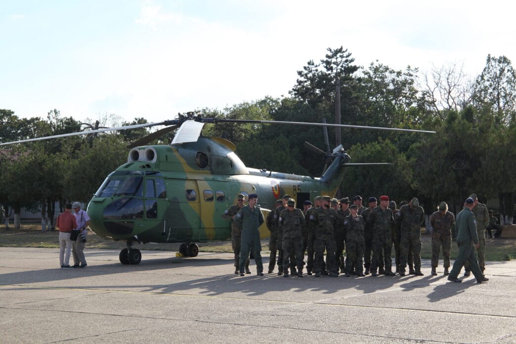baza militara mihail kogalniceanu elicopter