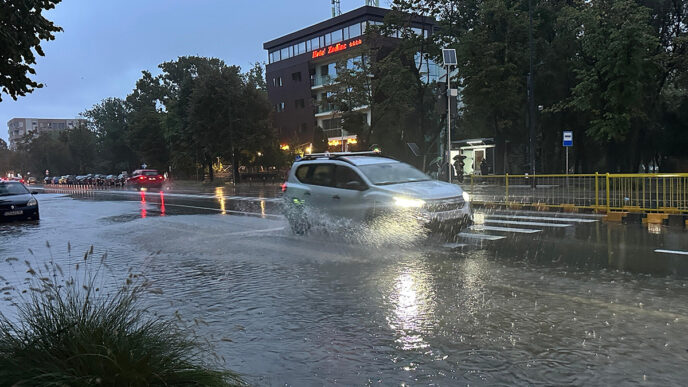bulevardul lapusneanu cod rosu furtuna apa ploi constanta