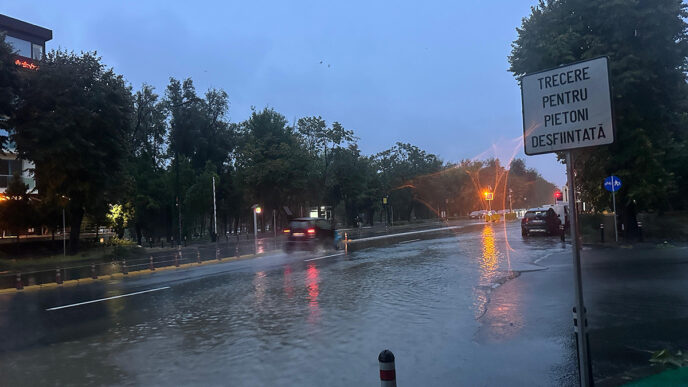 bulevardul lapusneanu cod rosu furtuna apa ploi constanta