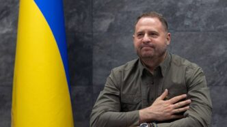 andrii-iermak-cu-steag