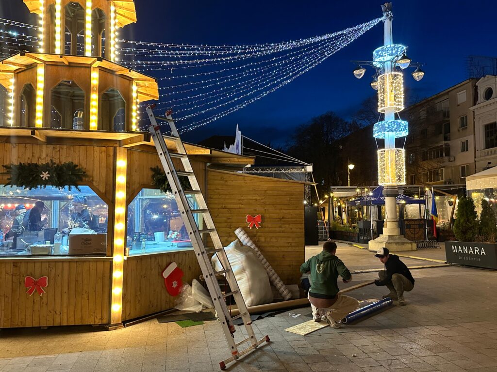 targ de craciun piata ovidiu