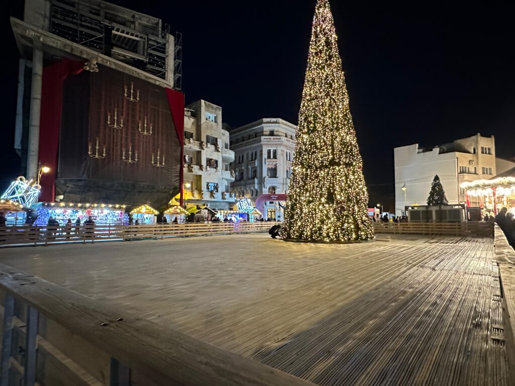 targ de craciun piata ovidiu patinoar