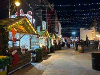 targ de craciun piata ovidiu