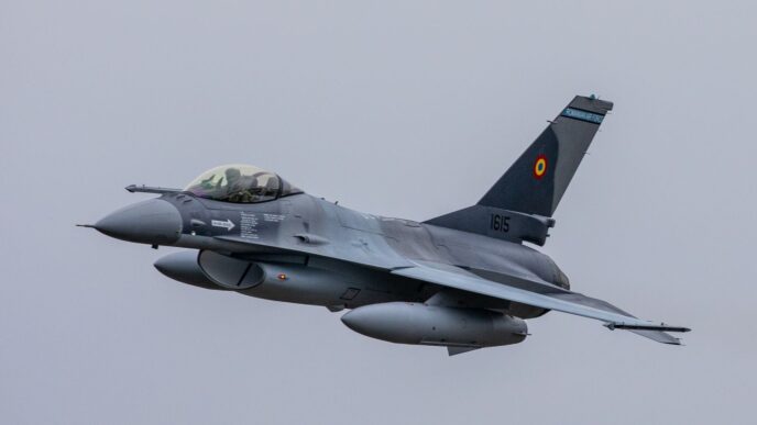 fortele-aeriene-romane-avion-avioane-f-16