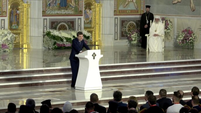 nicușor dan biserica catedrala mantuirii neamului